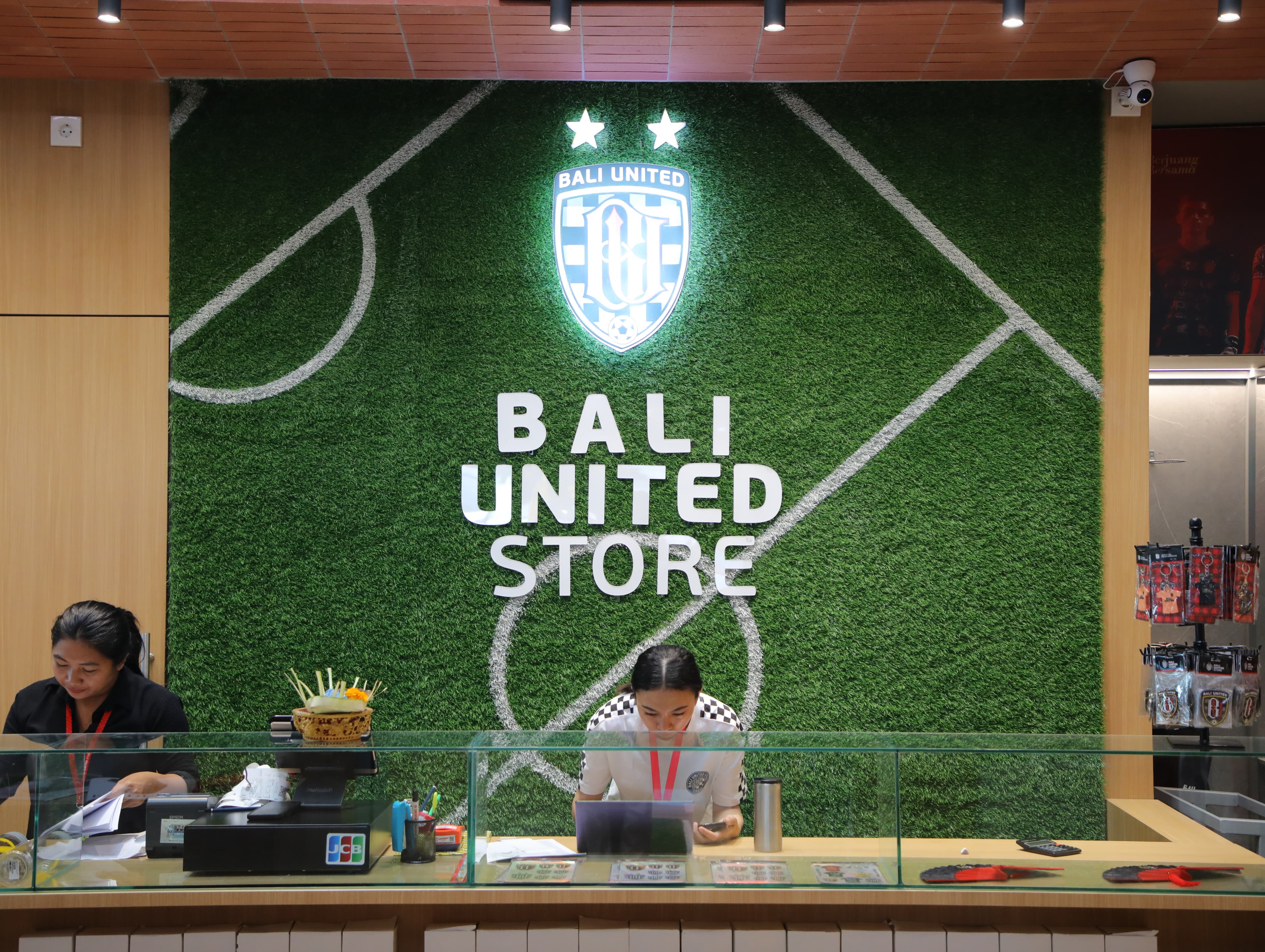 Bali United Store - Terminal Domestik 3